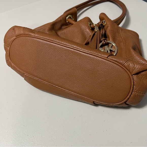 MICHAEL KORS Soft Pebbled Leather Ring Handle Bag - Picture 5 of 15